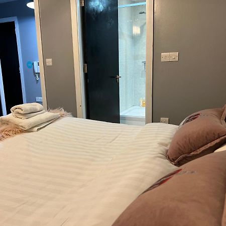 2 Bedroom Free Parking By Concert Square Sleeps 8 利物浦 外观 照片