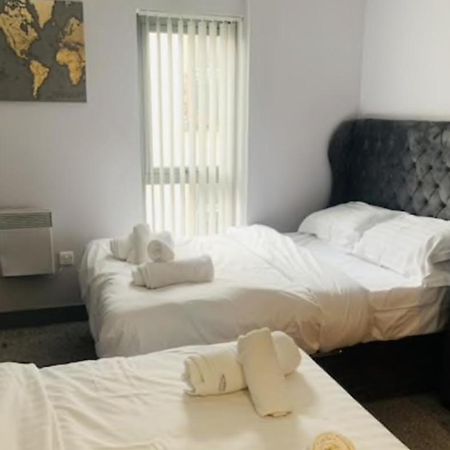 2 Bedroom Free Parking By Concert Square Sleeps 8 利物浦 外观 照片